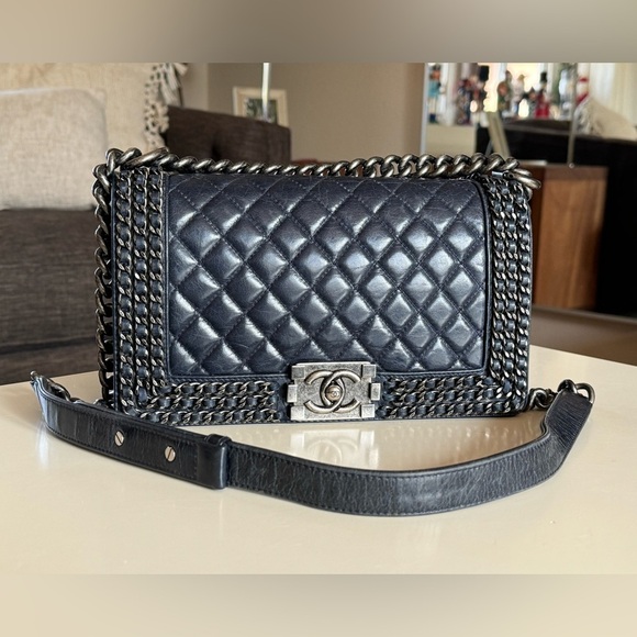 Gorgeous Authentic Chanel Boy Bag Medium Glazed Calfskin Navy Blue Chain Purse - Picture 3 of 17